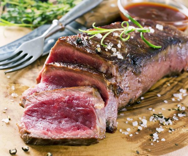 Piece de bœuf proposé à la carte du restaurant La Table de Trois à Bordeaux